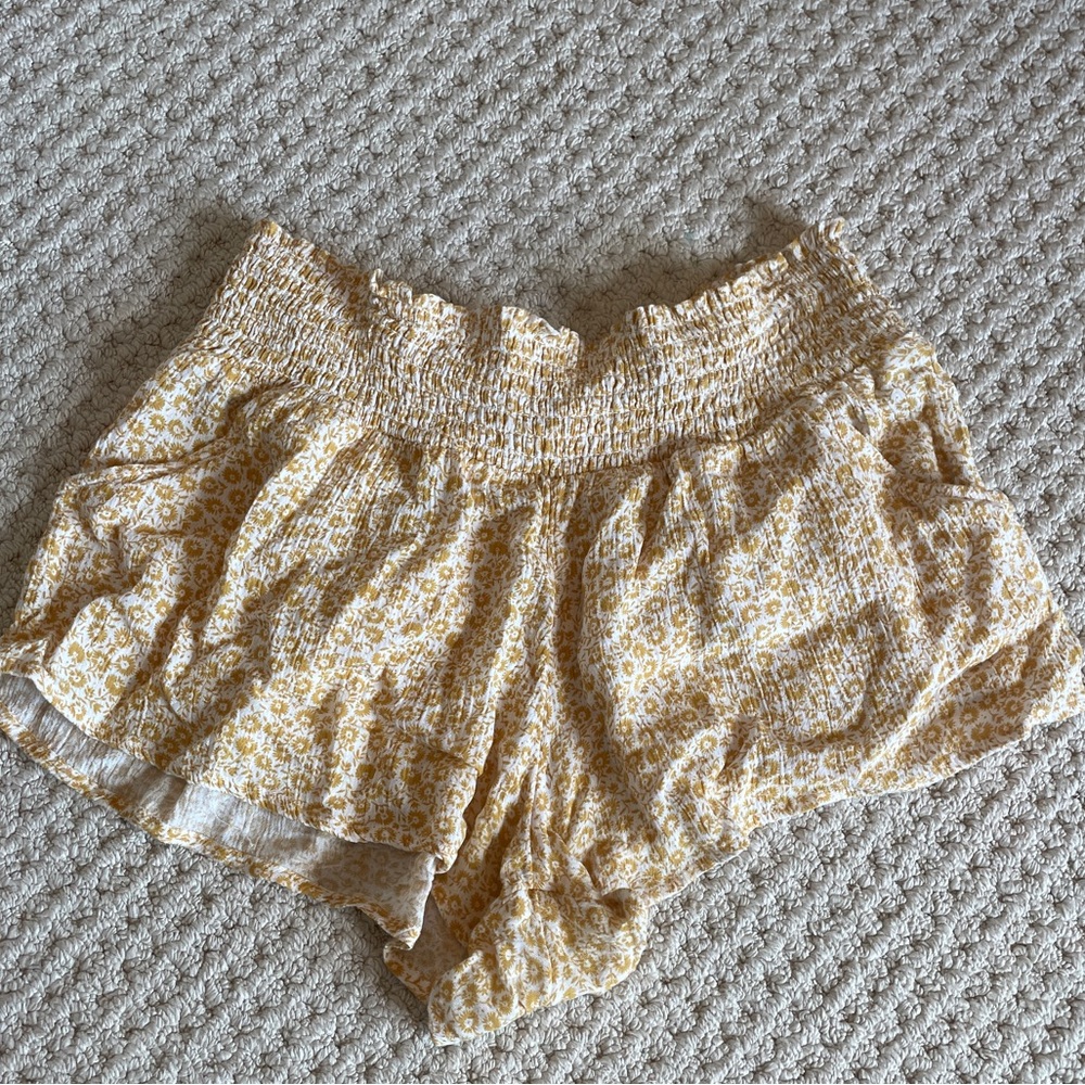Billabong flowy shorts